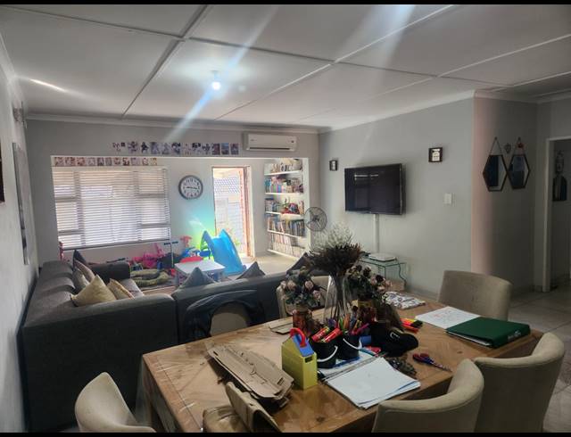 2 BEDROOM DUPLEX RENTED IN VELD EN VLEI